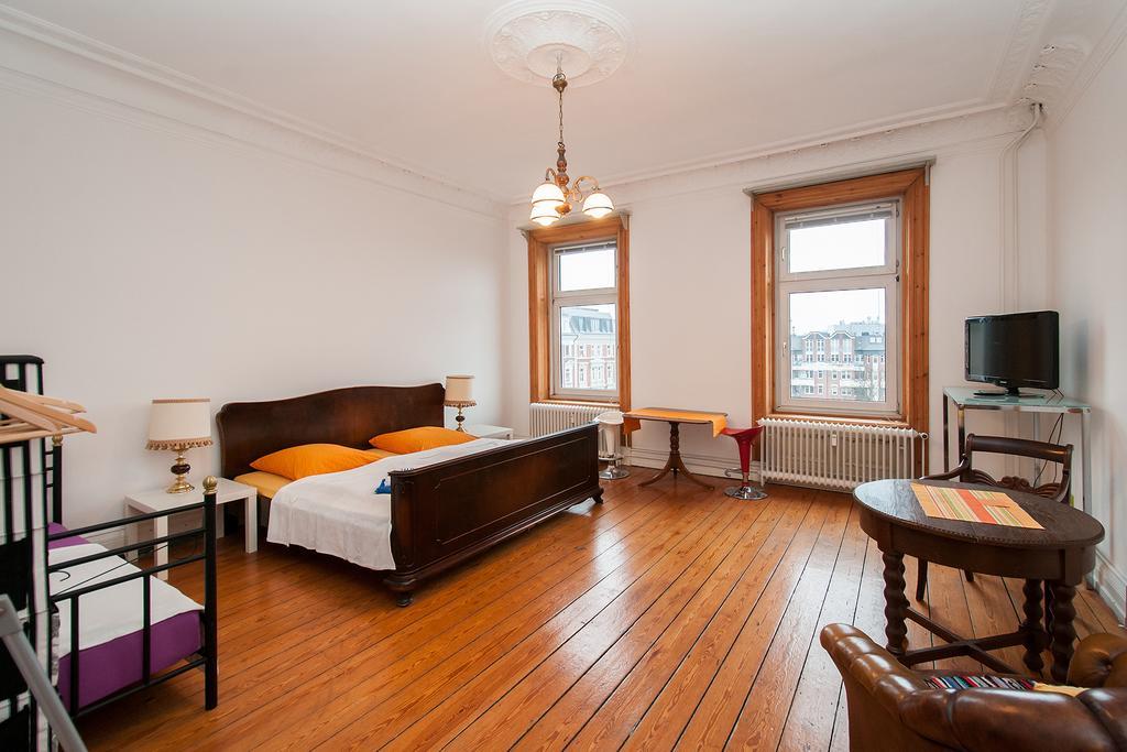 Gaestezimmer Am Hansaplatz Amburgo Esterno foto